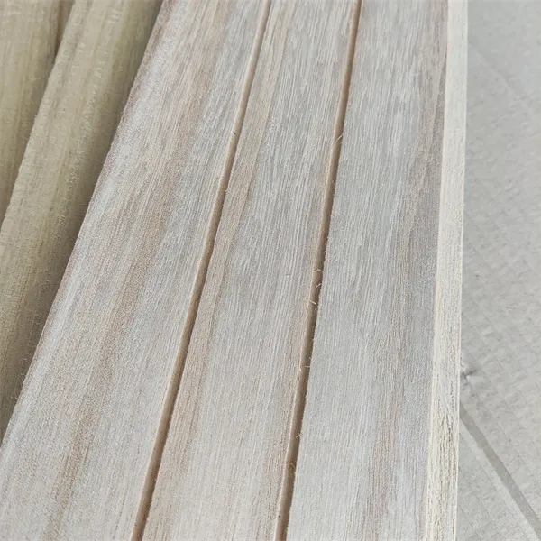 Stenska plošča iz topolovega lesa